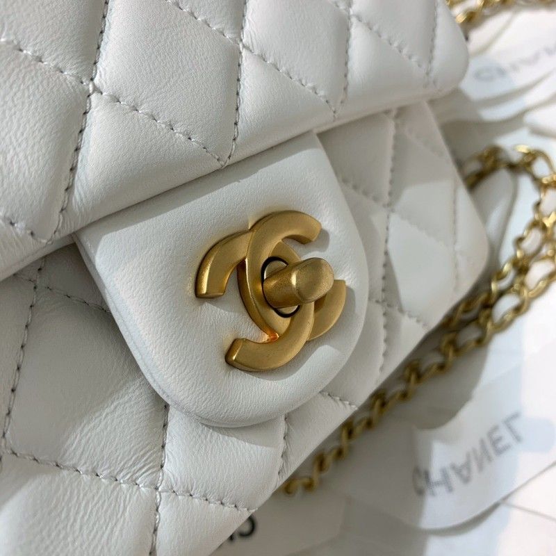 CHANEL 20 cm