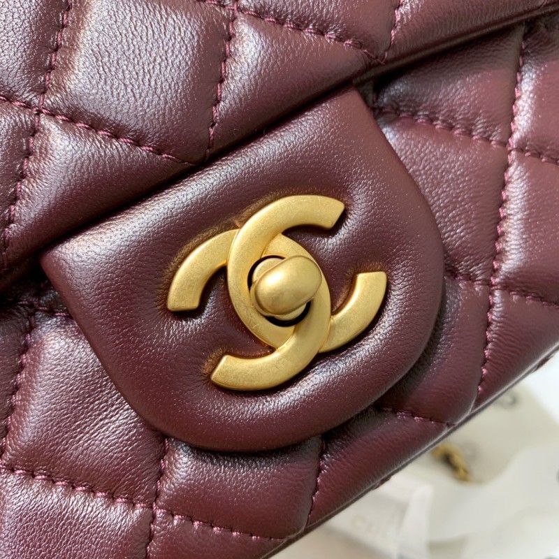 CHANEL 20 cm