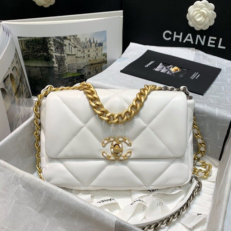 CHANEL 26x16x9cm