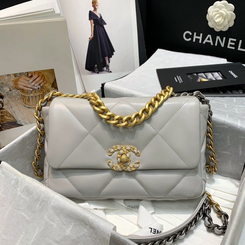 CHANEL 26x16x9cm