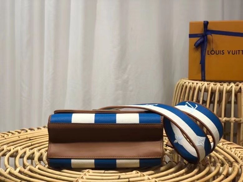 Louis Vuitton 23*17*10 cm