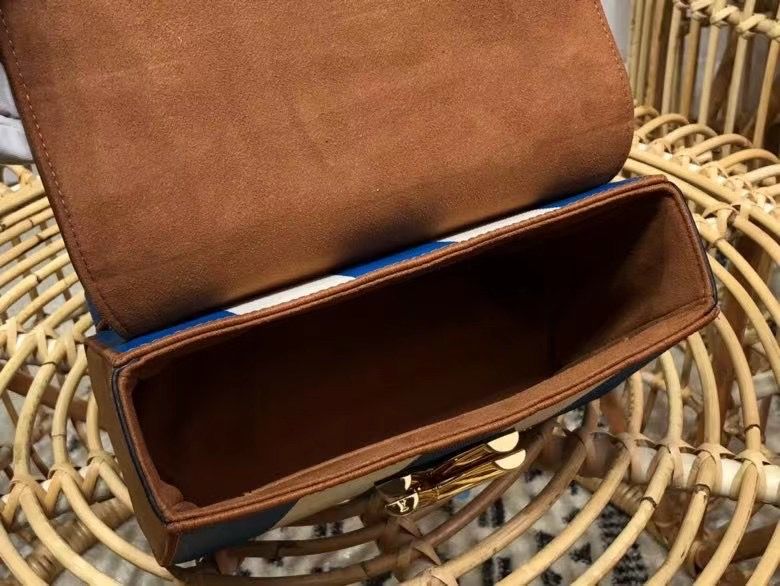 Louis Vuitton 23*17*10 cm