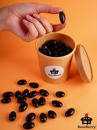 Миндаль в темной шоколадной глазури