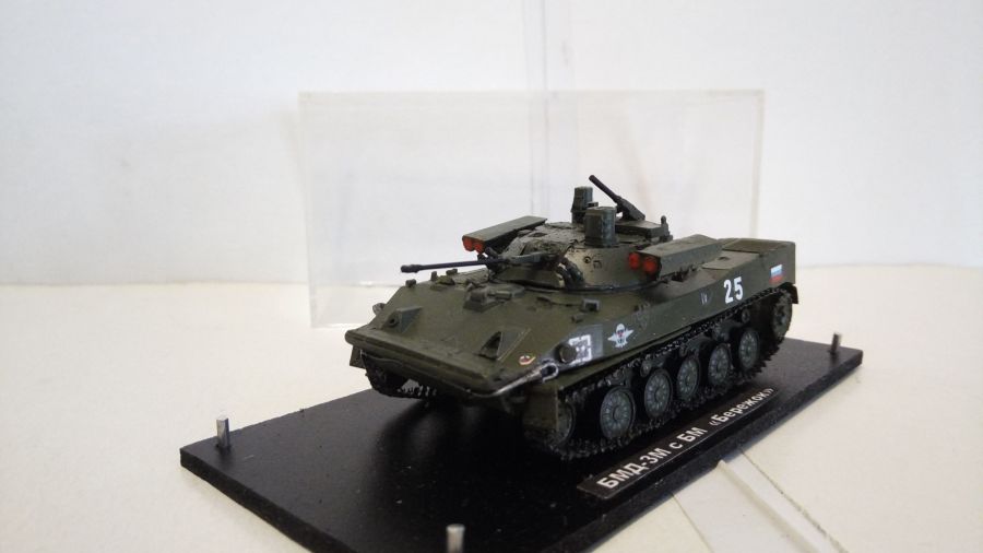 БМД-3М с боевым модулем "Бережок"  (1/72)