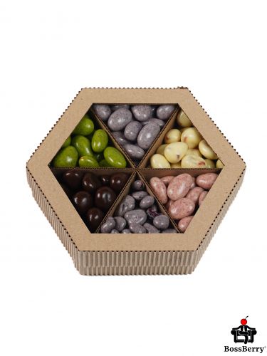Подарочный набор орехов и ягод в йогуртовой и шоколадной глазури BossBerry