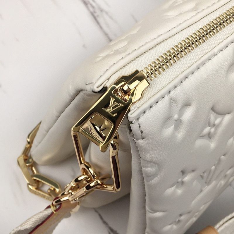 Louis Vuitton 26*20*12 cm