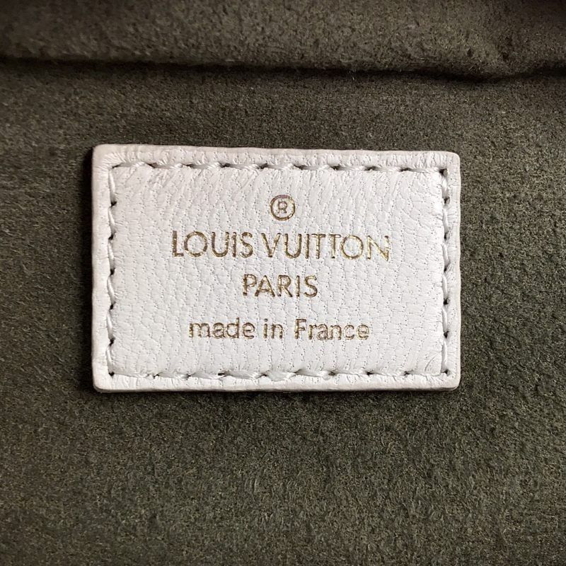 Louis Vuitton 26*20*12 cm