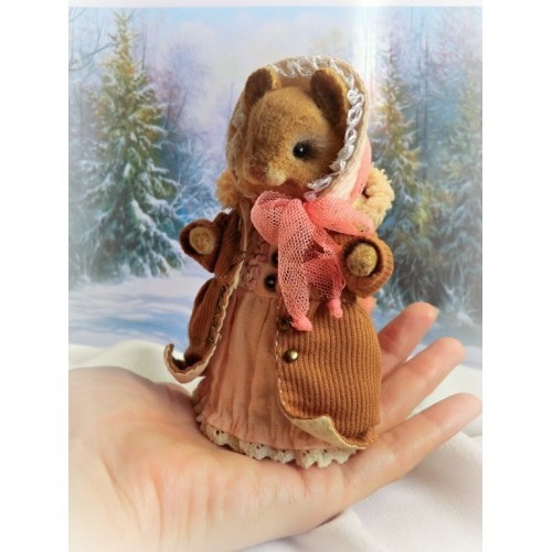 [Игрушки] Мышка Миссис Эпл (Мариана Шпилевая)