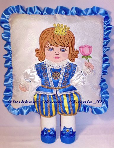 [Embroedery] Вышивальный дизайн 'Кукла маленький принц на подушку' (Xsenia_V)
