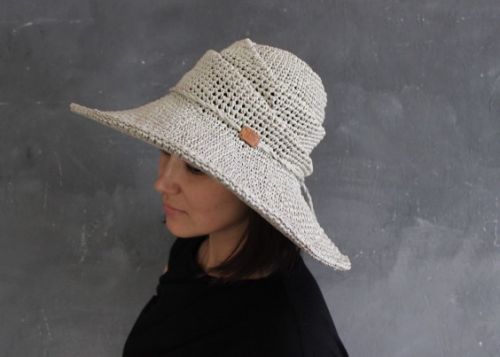 Шляпа из рафии Хаяо (@108loops)
