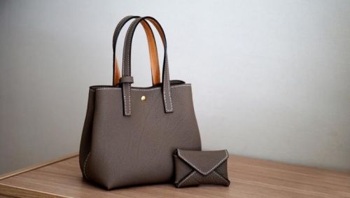 Комплект из кожи: сумочка и картхолдер (HahnsAtelier)