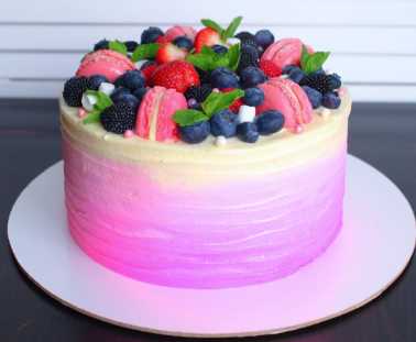 [Кондитерка] Ванильный торт с клубничным муссом и ягодным желе (Гульнара Федорова)