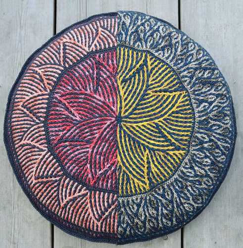 Мандала, подушка «Helios» (Татьяна Куприянчик)