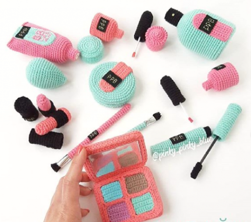 [Вязание] Онлайн мастер-класс «Набор косметики» (pinky_pinky_blue)