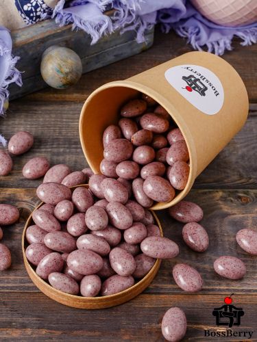 Миндаль в смородиновой йогуртовой глазури