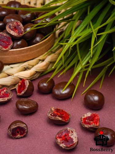 Вишня в молочной шоколадной глазури