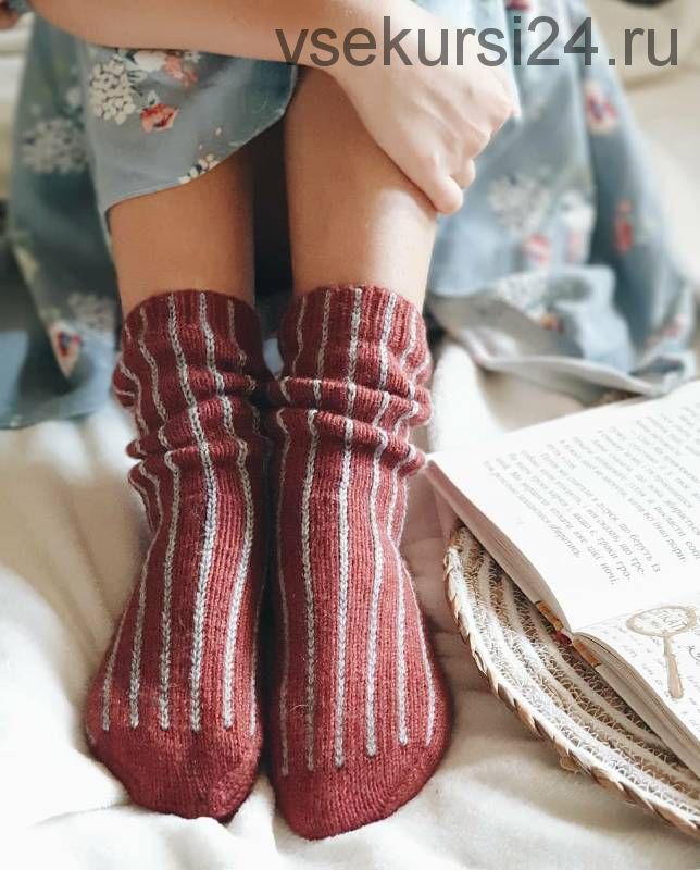 Носки «Line art socks» (katerynakvachuk)