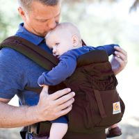 Ergobaby Carrier Bundle of Joy Organic Dark Chocolate +Infant Insert Heart2Heart