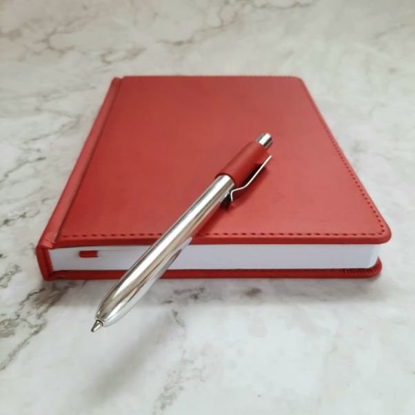 Ежедневник Campbell красный