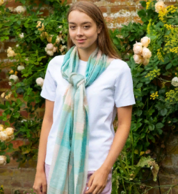 летящий тонкорунный палантин (широкий шарф)  ДОУСОН АЛВЕС ОПАЛОВЫЙ -DAWSON ALVES OPAL LINEN SCARF , смесь шерсти, шелка и льна, плотность 2