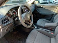 Volkswagen Polo 2021г. белого цвета вид из водительской двери