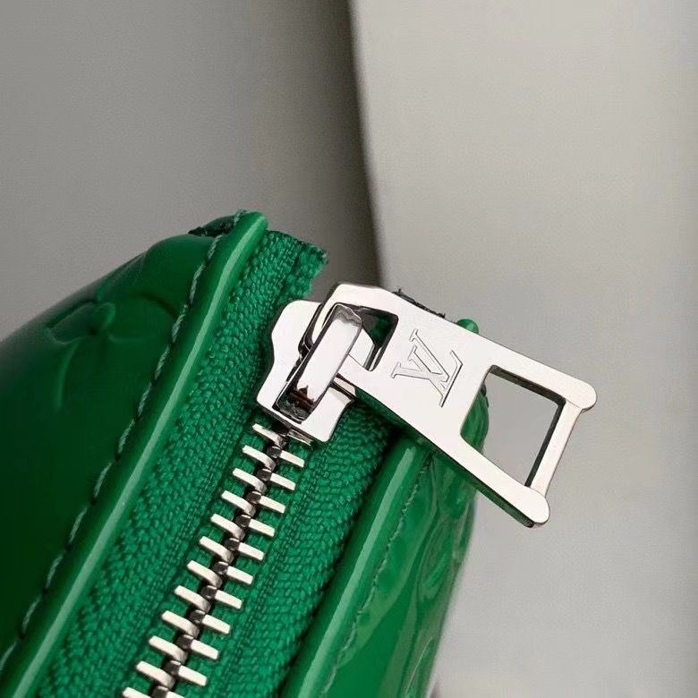 Louis Vuitton 34x24x12 cm