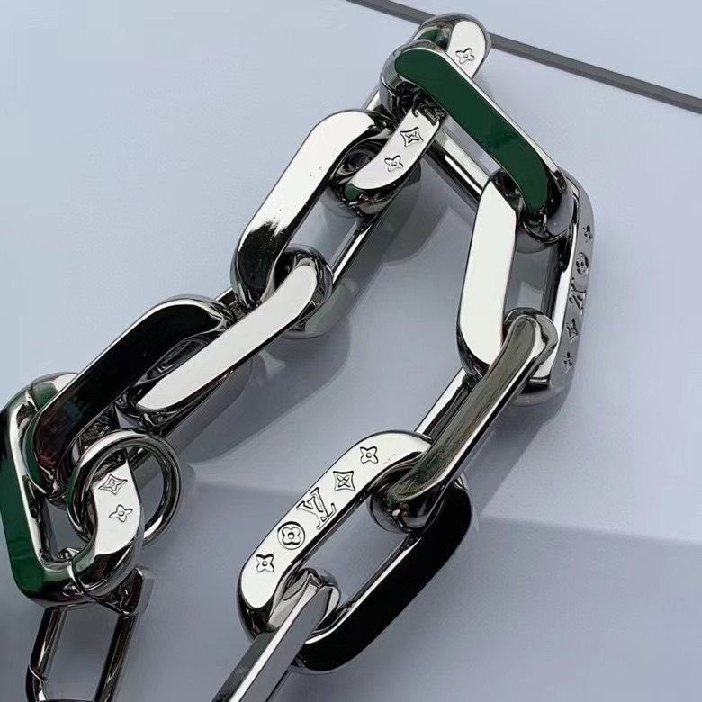 Louis Vuitton 34x24x12 cm