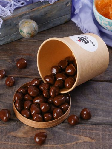 Клубника в молочной шоколадной глазури