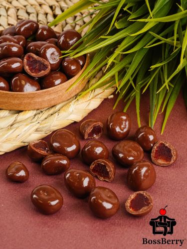 Клубника в молочной шоколадной глазури