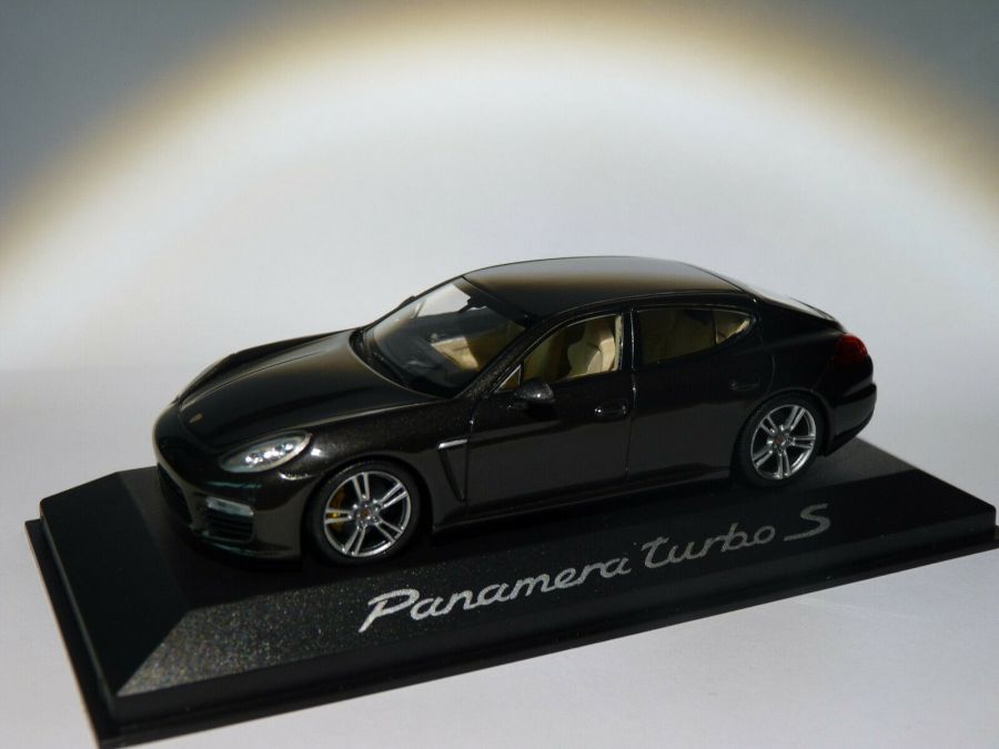 Porsche Panamera Turbo S 2013  (Minichamps) 1/43