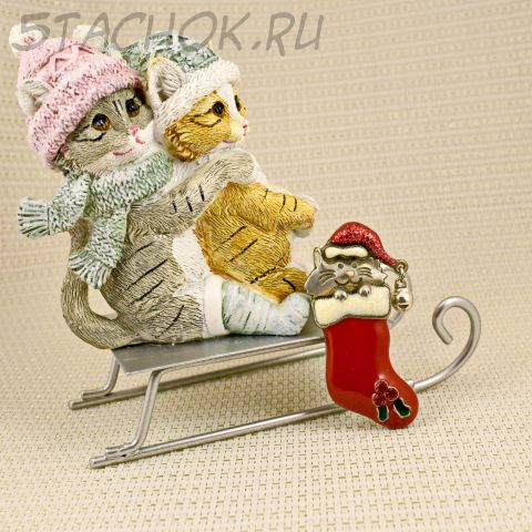Брошь "Рождественский котик в чулке" (KC США)