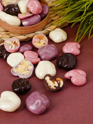 Грецкий орех ассорти в шоколадной и йогуртовой глазури