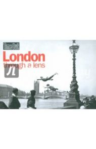 London through a lens (Time Out Postcard Book)