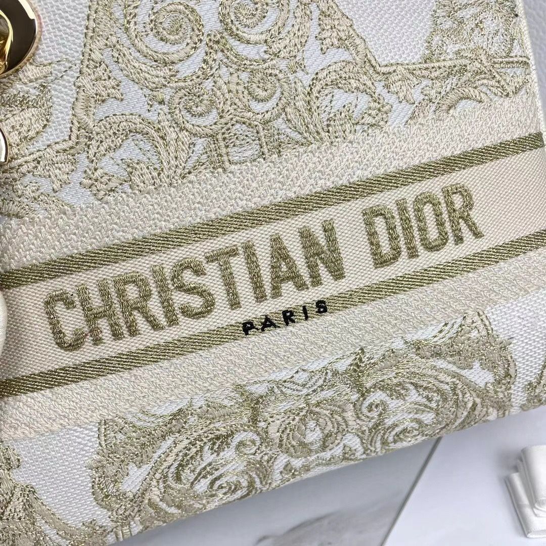 Lady Dior 24 cm