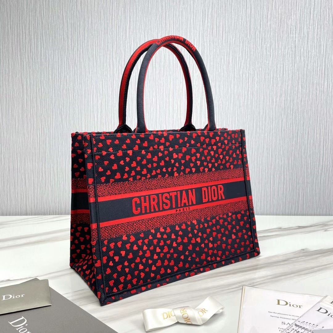 Dior Book Tote 37 cm