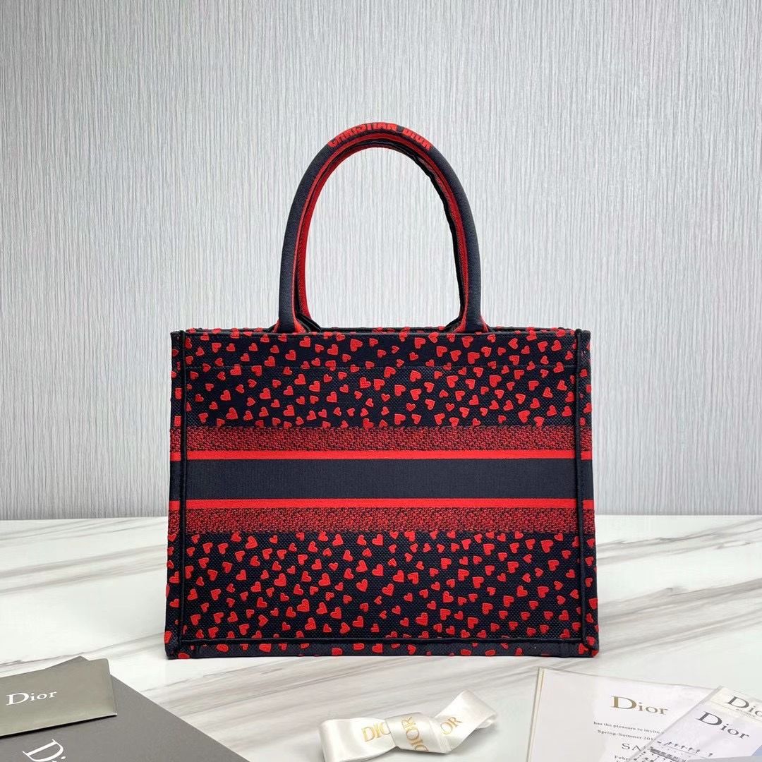 Dior Book Tote 37 cm