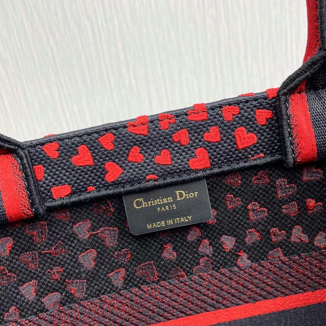 Dior Book Tote 37 cm