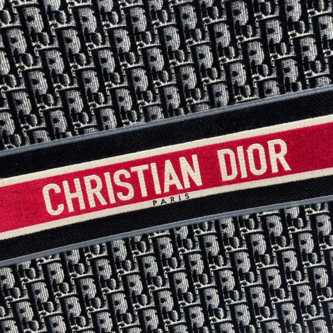 Dior Book Tote 41.5 cm