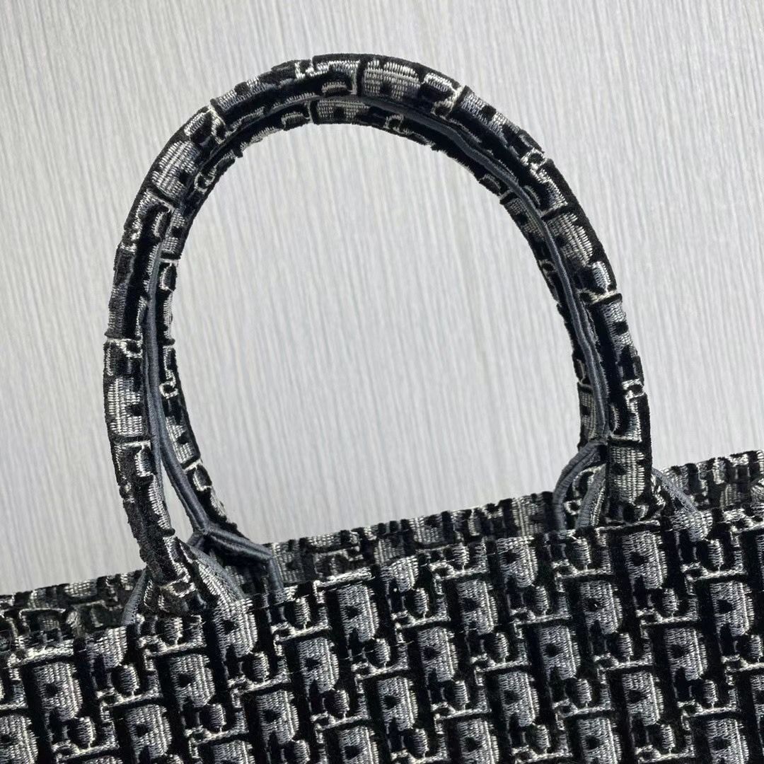 Dior Book Tote 41.5 cm