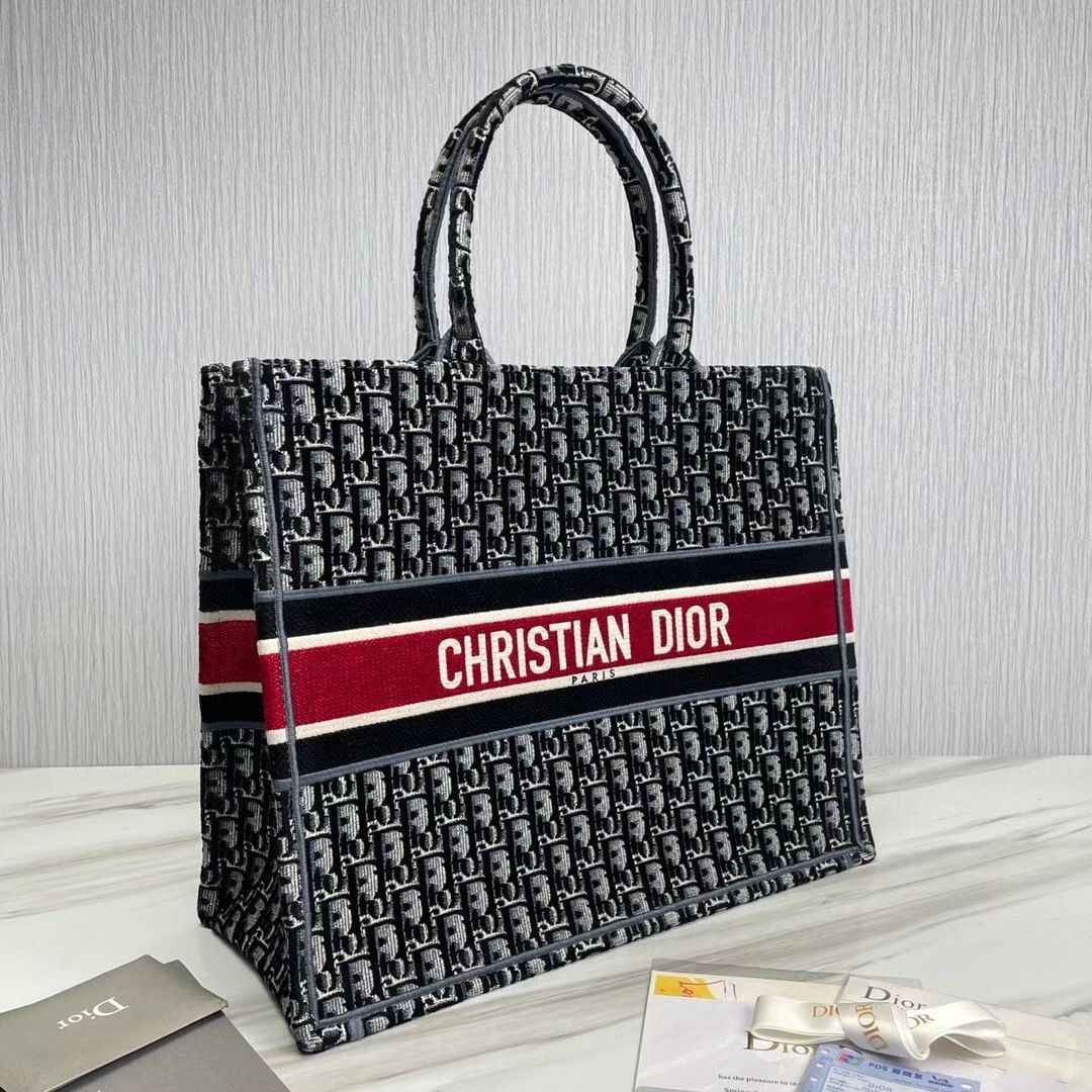 Dior Book Tote 41.5 cm