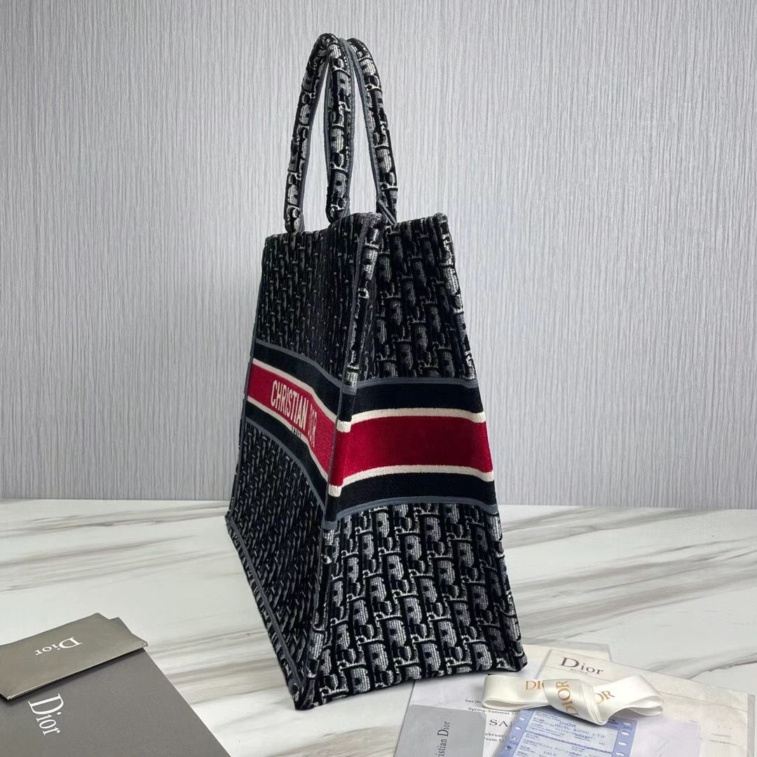 Dior Book Tote 41.5 cm