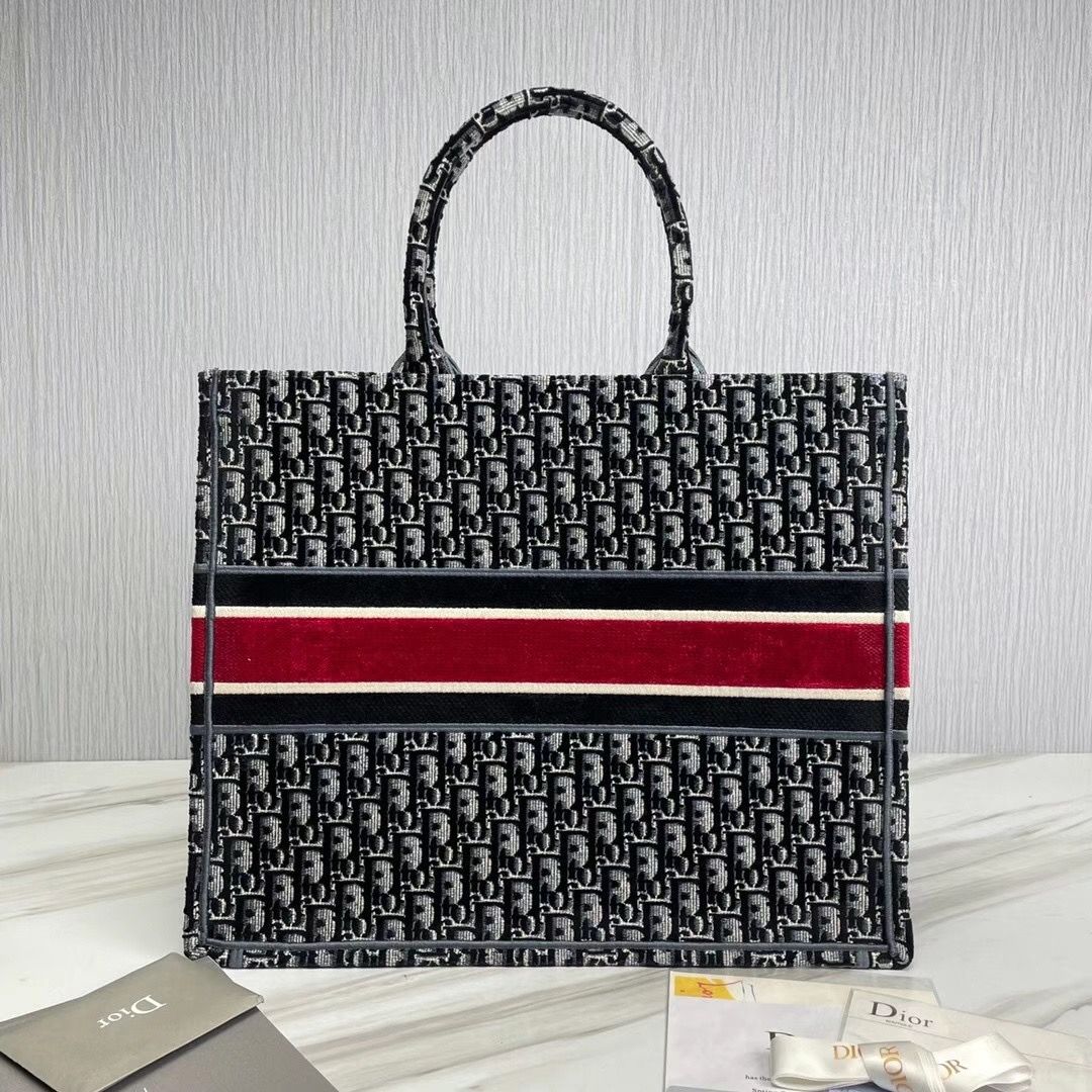 Dior Book Tote 41.5 cm