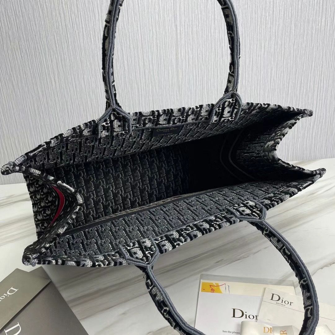 Dior Book Tote 41.5 cm