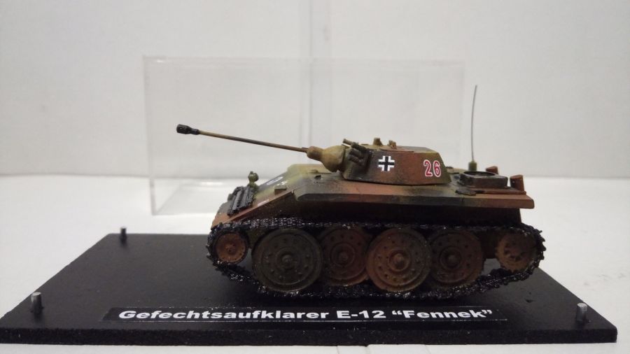 Gefechtsaufklarer E-12 “Fennek”    (1/72) смола