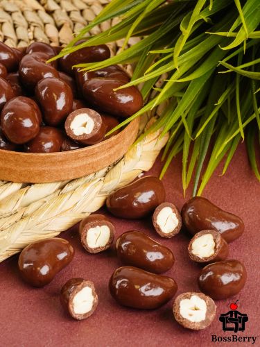 Кешью в молочной шоколадной глазури