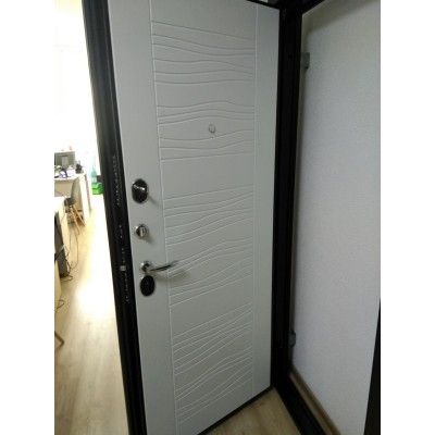 Входная дверь Лабиринт URBAN 06 Белое дерево