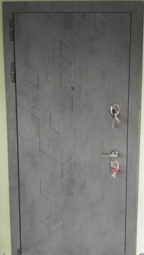 Входная дверь Лабиринт Бетон 06 Сандал серый