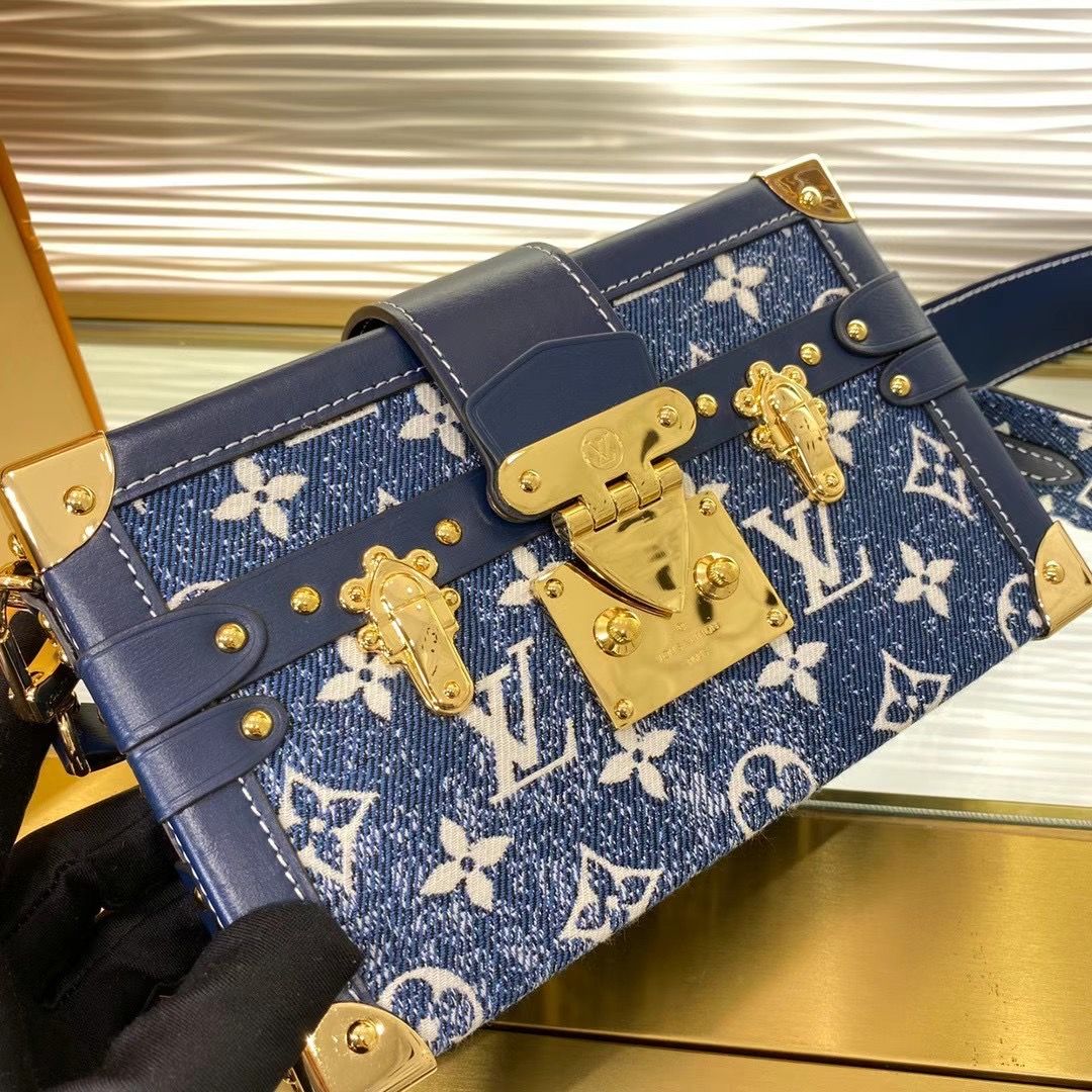 Louis Vuitton Petite Male 18x12x4 cm