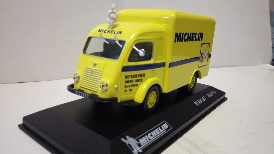 Renault  Galion Michelin ( IXO-ALTAYA) 1/43