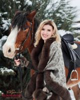 Платок с меховой оторочкой